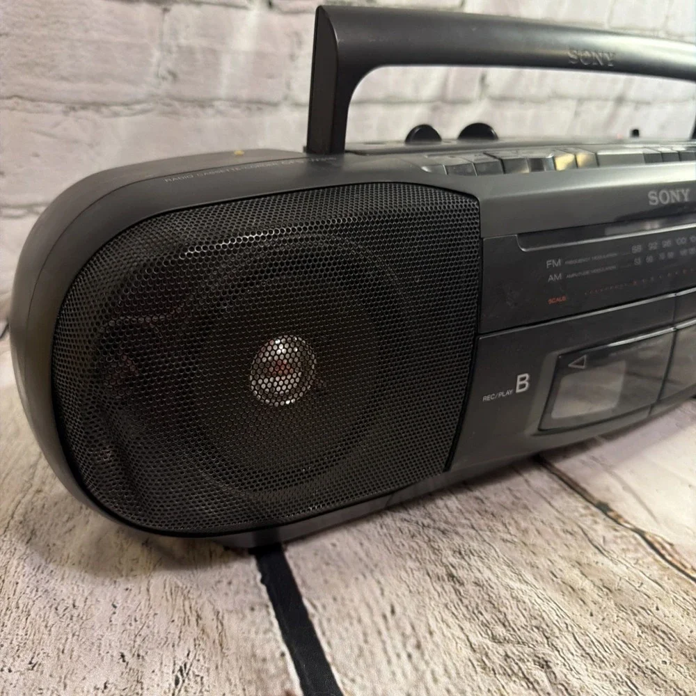 Sony Radio Cassette-Corder CFS-W318 Boom Box Vintage Blaster Working